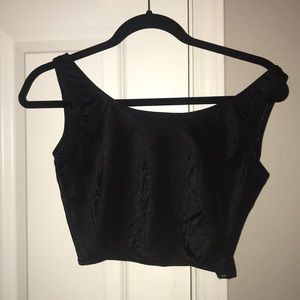 black cropped tank